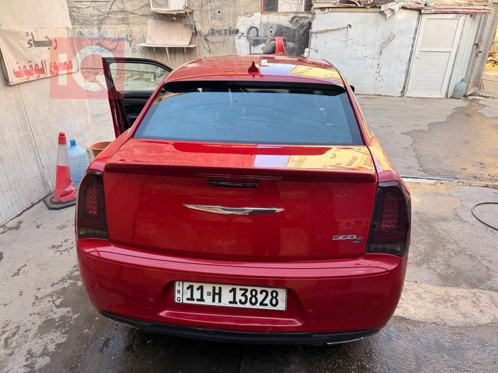 کرایسلەر 300